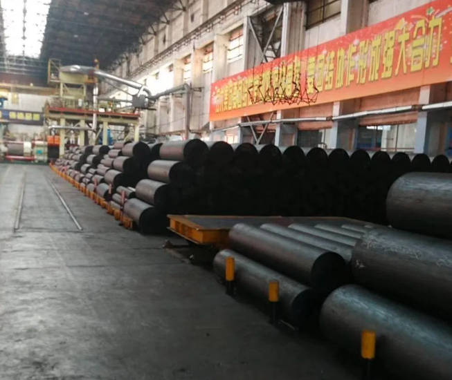 UHP Graphite Electrodes High Current Density Low Electrical Resistance for (EAF) Steelmaking 3