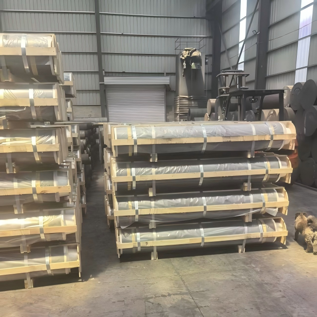 UHP 600mm Graphite Electrode with Nipples for Steel Factory (1)